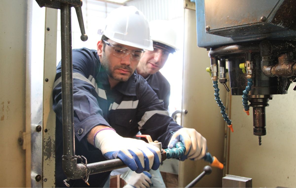 Sua equipe de manutenção só age quando a máquina quebra? Então está na hora de mudar